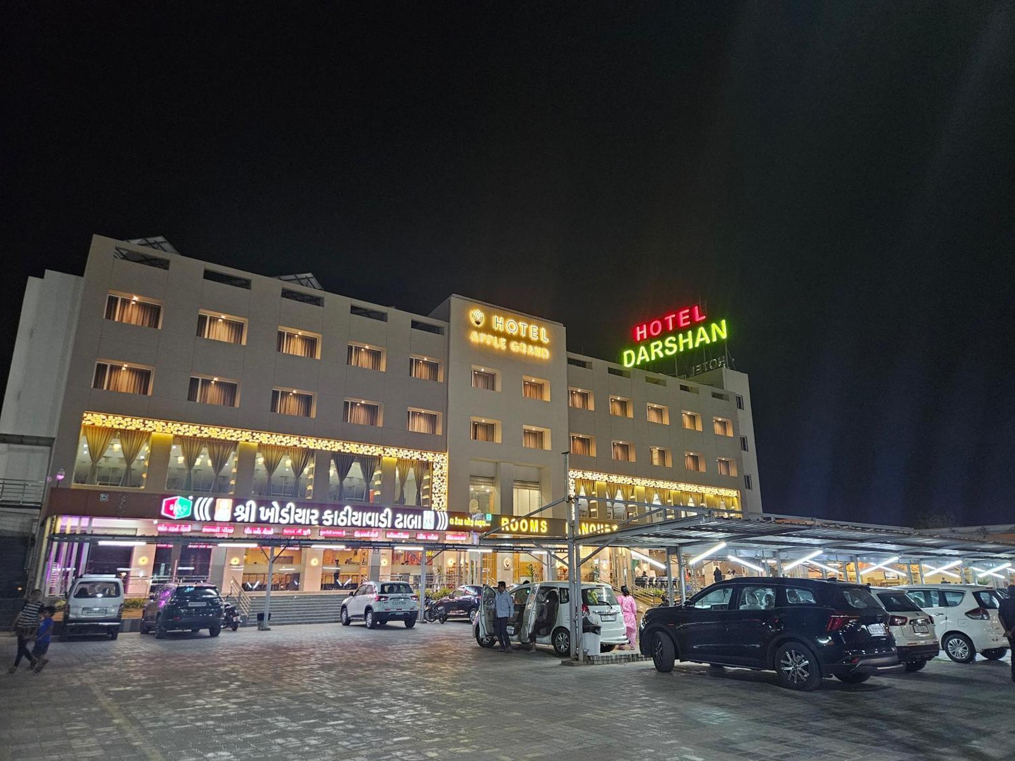 Hotel Grand Darshan Вадодара Экстерьер фото
