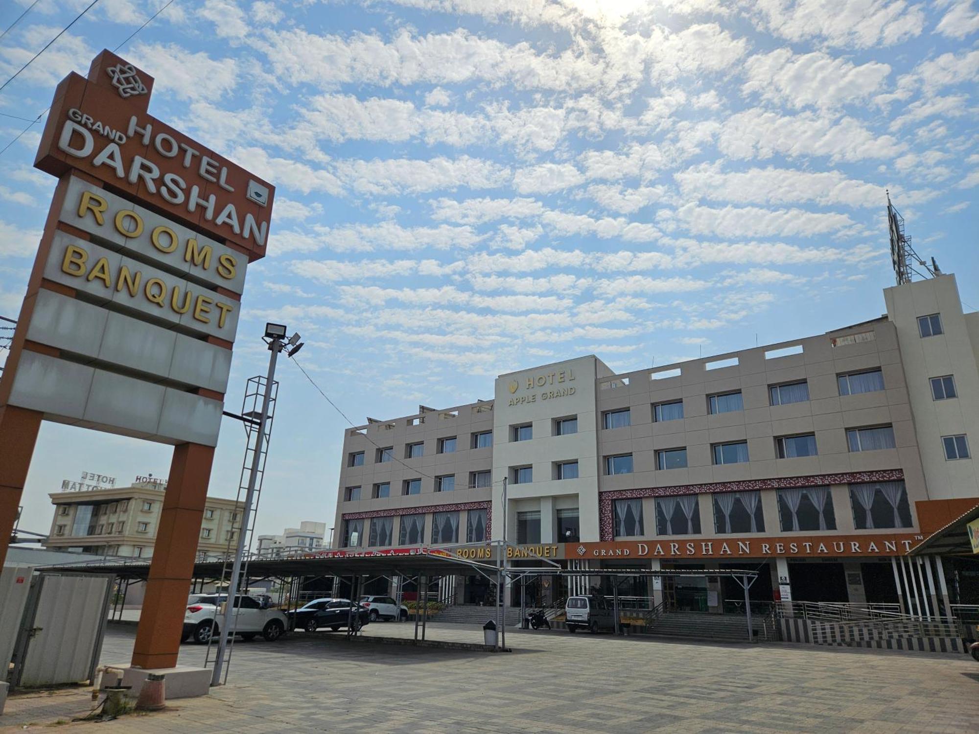 Hotel Grand Darshan Вадодара Экстерьер фото