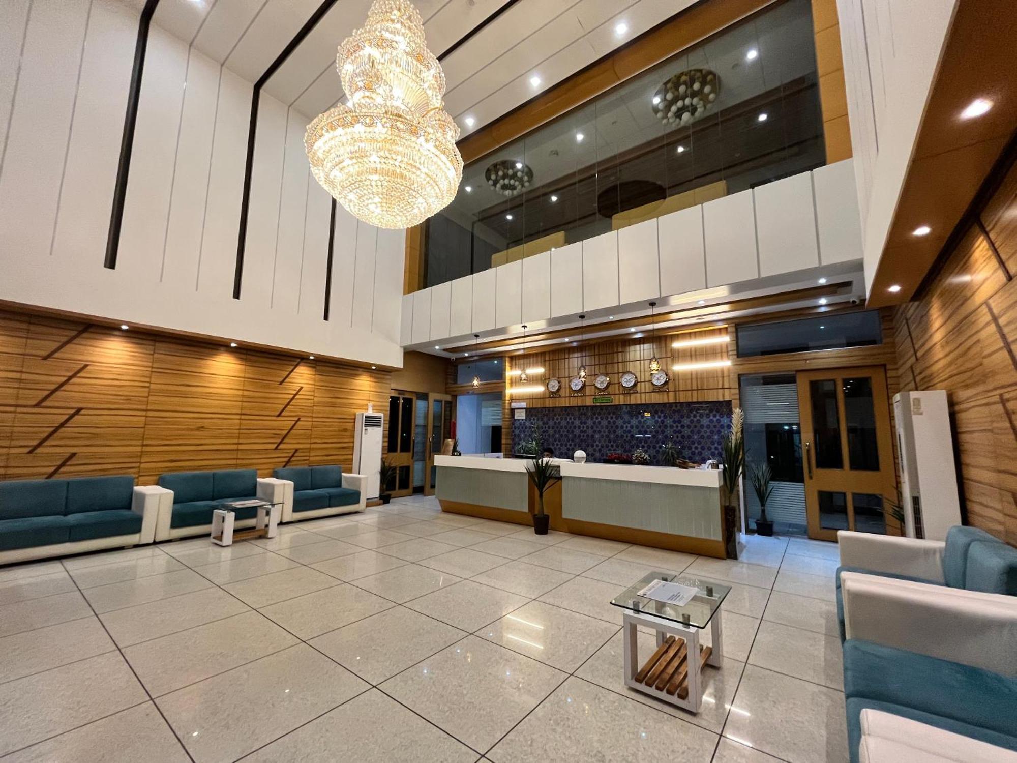 Hotel Grand Darshan Вадодара Экстерьер фото