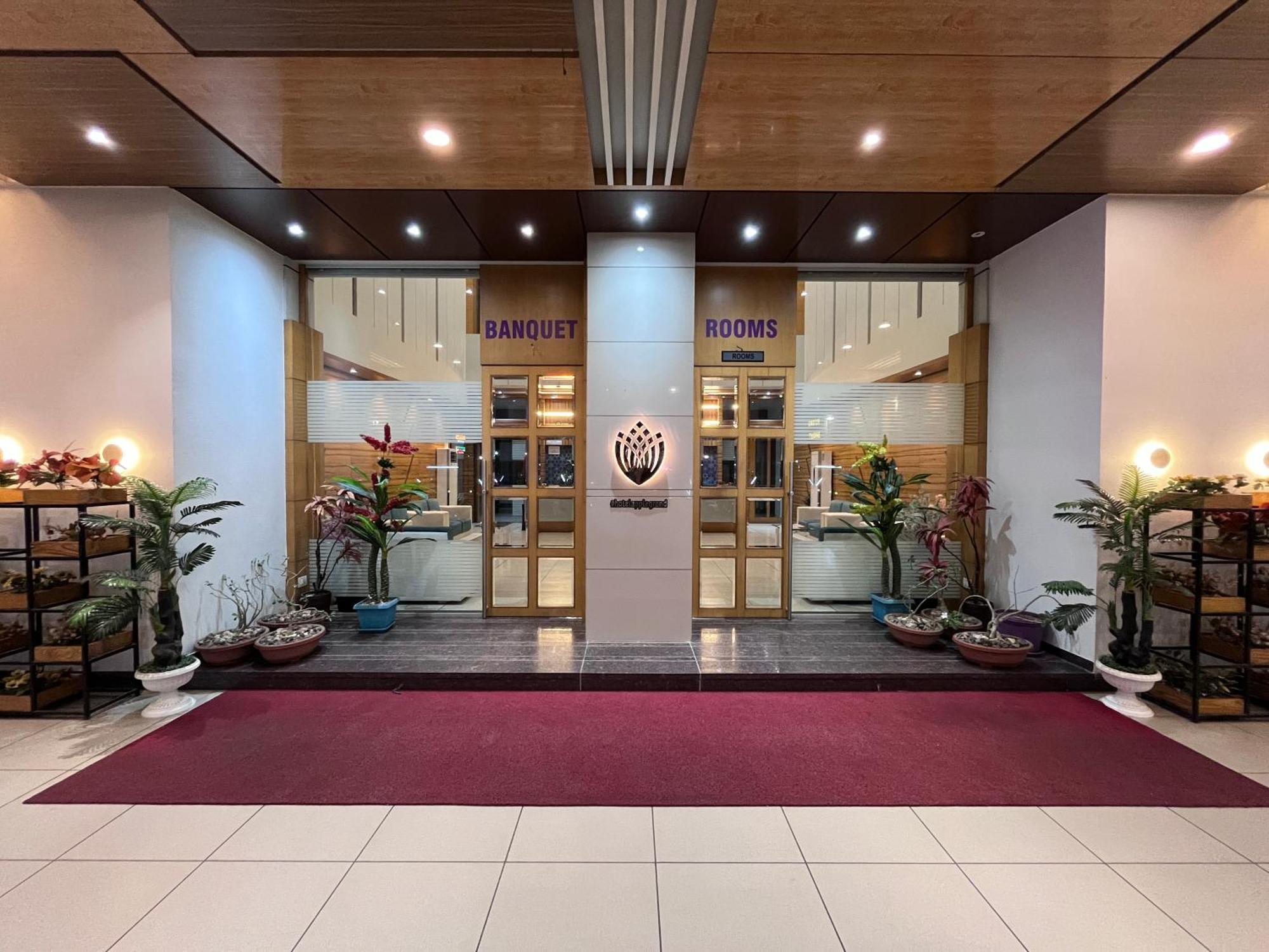 Hotel Grand Darshan Вадодара Экстерьер фото