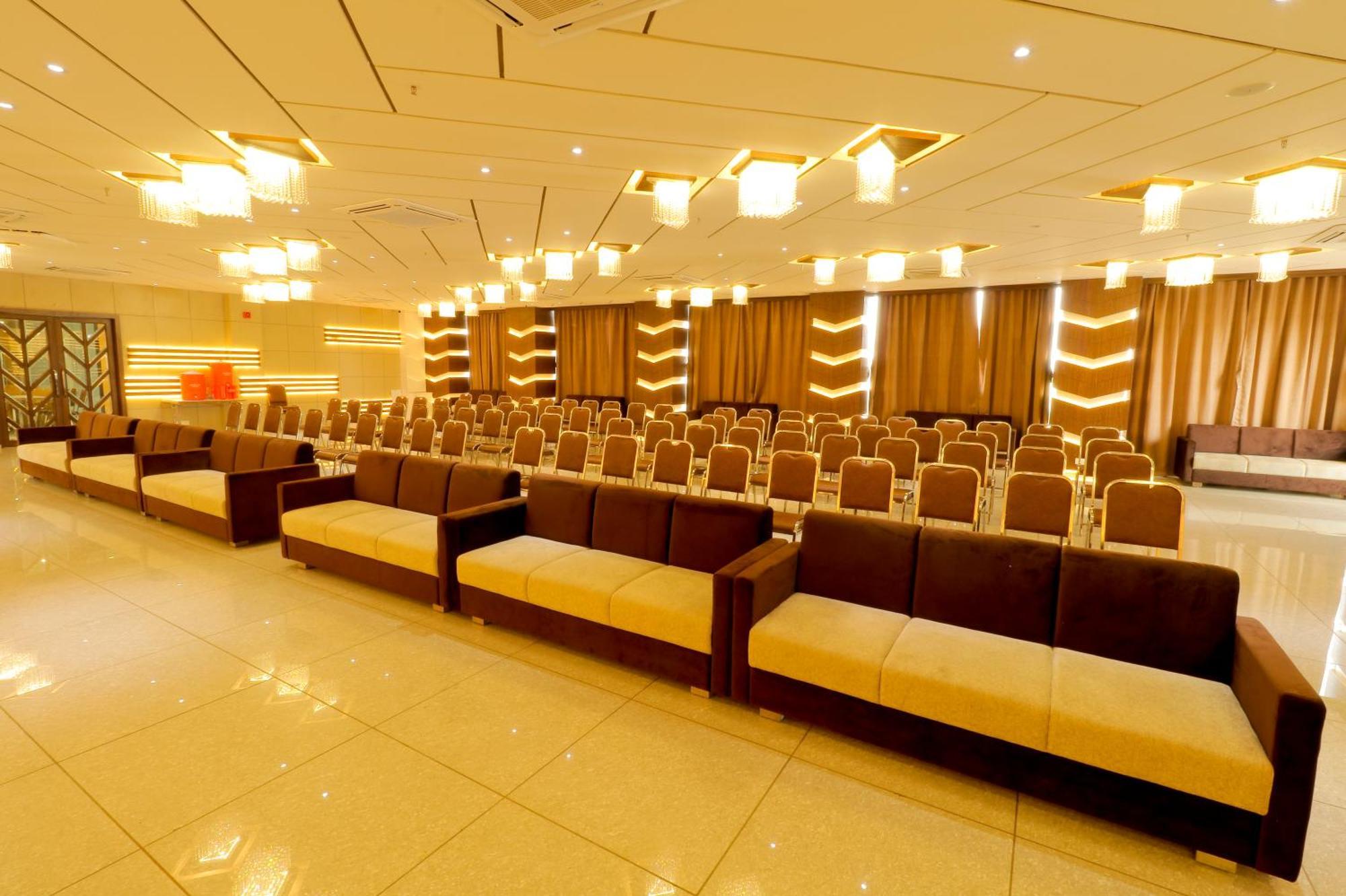Hotel Grand Darshan Вадодара Экстерьер фото